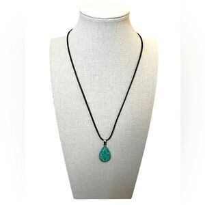 NEW Tear Drop Stone 18 in. Necklace #9
